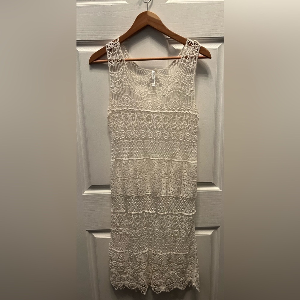 PRE-OWNED MONORENO WOMEN'S WHITE CROCHET COVER UP- SMALL